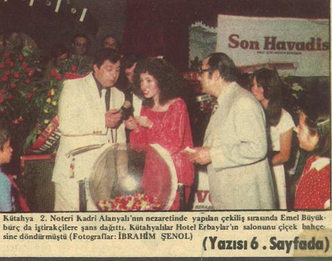 Emel Sahne Hayatı